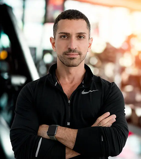 personal trainer wien, personal trainerin wien. tayfun gibt personal training in wien. isc studio wien.